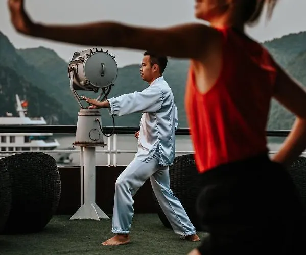 Le Theatre Cruises - Wonder On Lan Ha Bay Hạ Long