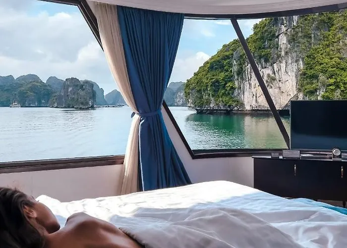 Le Theatre Cruises - Wonder On Lan Ha Bay  5*