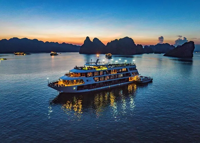 Le Theatre Cruises - Wonder On Lan Ha Bay 
