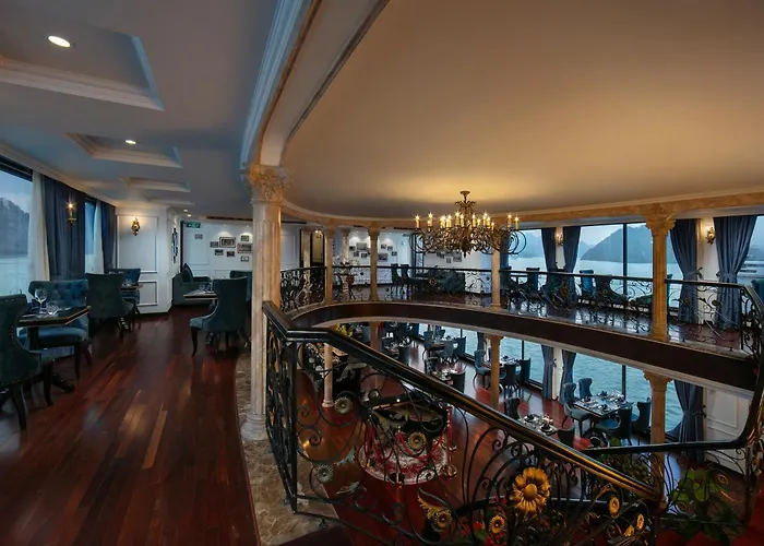  Le Theatre Cruises - Wonder On Lan Ha Bay