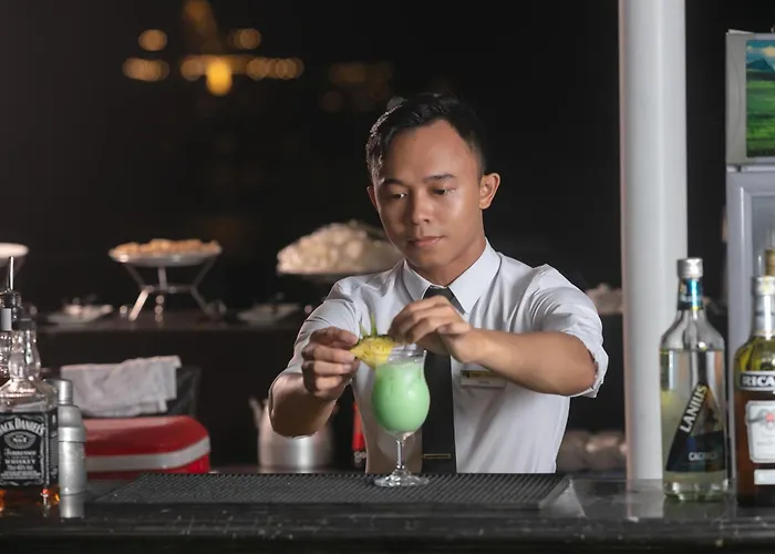  Le Theatre Cruises - Wonder On Lan Ha Bay