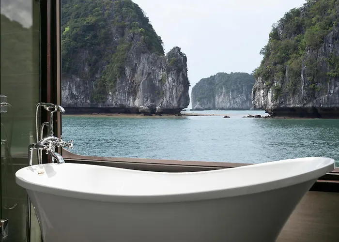 Le Theatre Cruises - Wonder On Lan Ha Bay