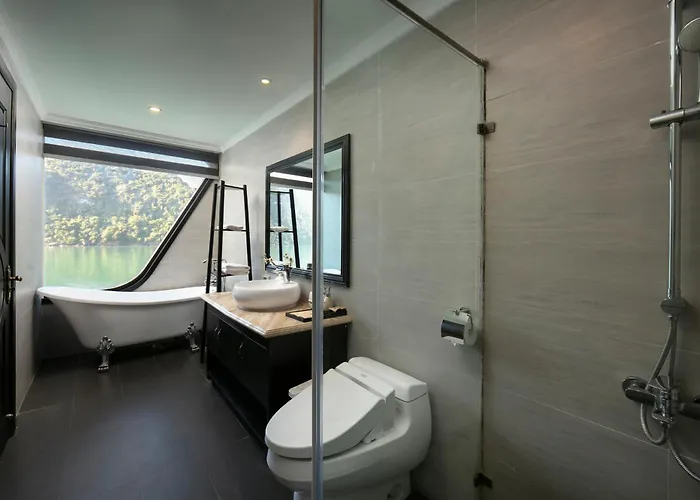 Le Theatre Cruises - Wonder On Lan Ha Bay  5*