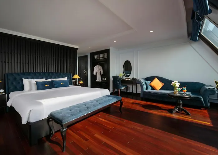 Le Theatre Cruises - Wonder On Lan Ha Bay 5* Hạ Long