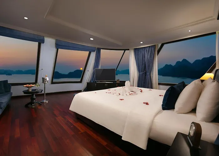  Le Theatre Cruises - Wonder On Lan Ha Bay