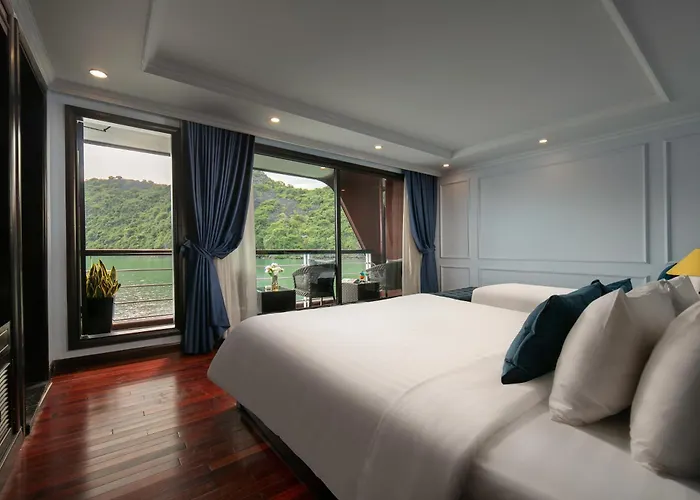  Le Theatre Cruises - Wonder On Lan Ha Bay 5*