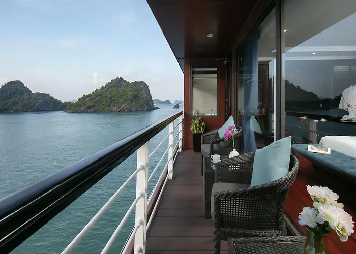Le Theatre Cruises - Wonder On Lan Ha Bay  5*