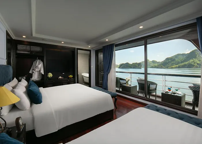Le Theatre Cruises - Wonder On Lan Ha Bay Hạ Long