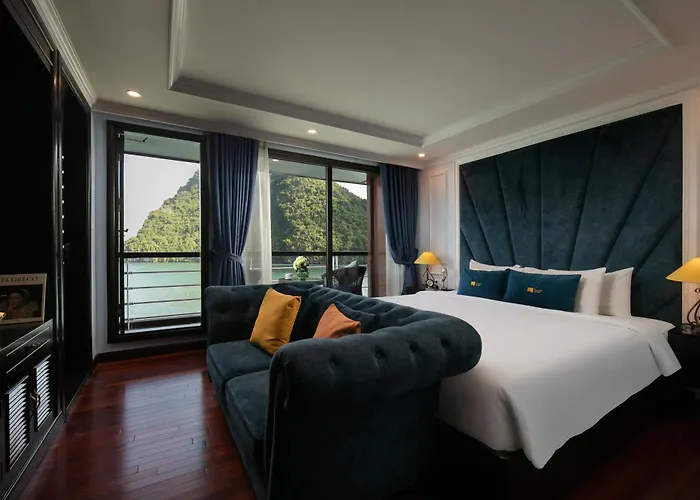  Le Theatre Cruises - Wonder On Lan Ha Bay