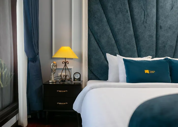 Le Theatre Cruises - Wonder On Lan Ha Bay