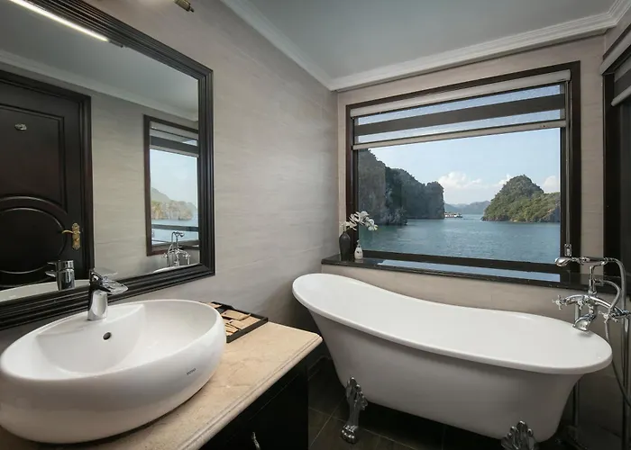 Le Theatre Cruises - Wonder On Lan Ha Bay 5*