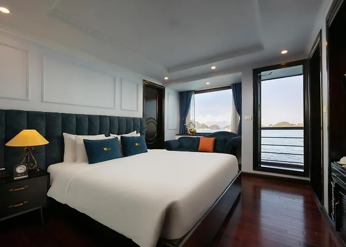 Le Theatre Cruises - Wonder On Lan Ha Bay