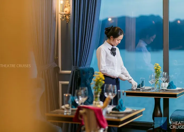 Le Theatre Cruises - Wonder On Lan Ha Bay Hạ Long