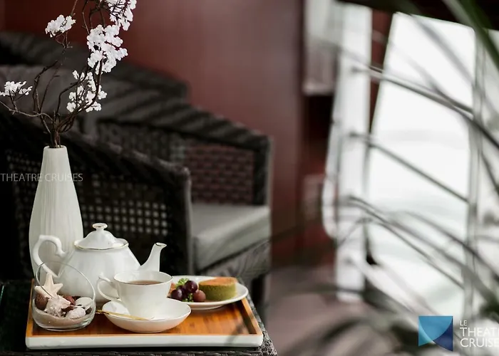 Le Theatre Cruises - Wonder On Lan Ha Bay Hạ Long